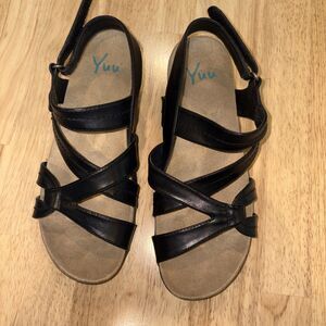 Yuu Jeanie Women's Vegan Sandals Black 8.5W